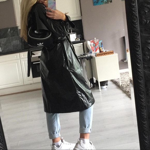 Black trench - Picture 3 of 4